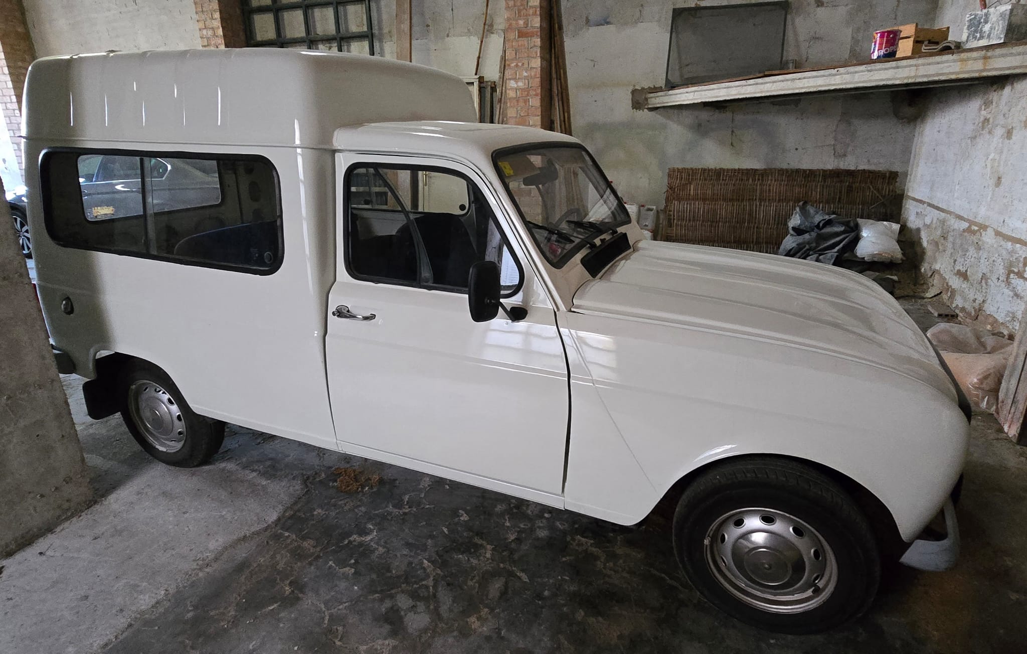 Renault 4 F6